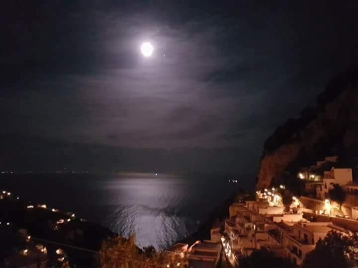 La Villa Di Enzo Casa Vacanze Con Vista Mare Amalfi Exterior photo